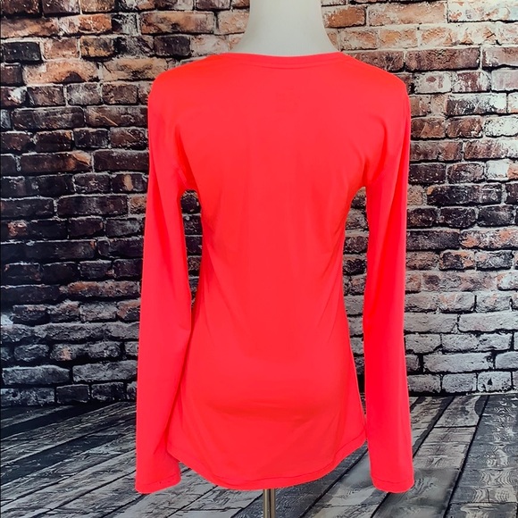 Workout/Yoga  DRI FIT long sleeve tee - Picture 3 of 5